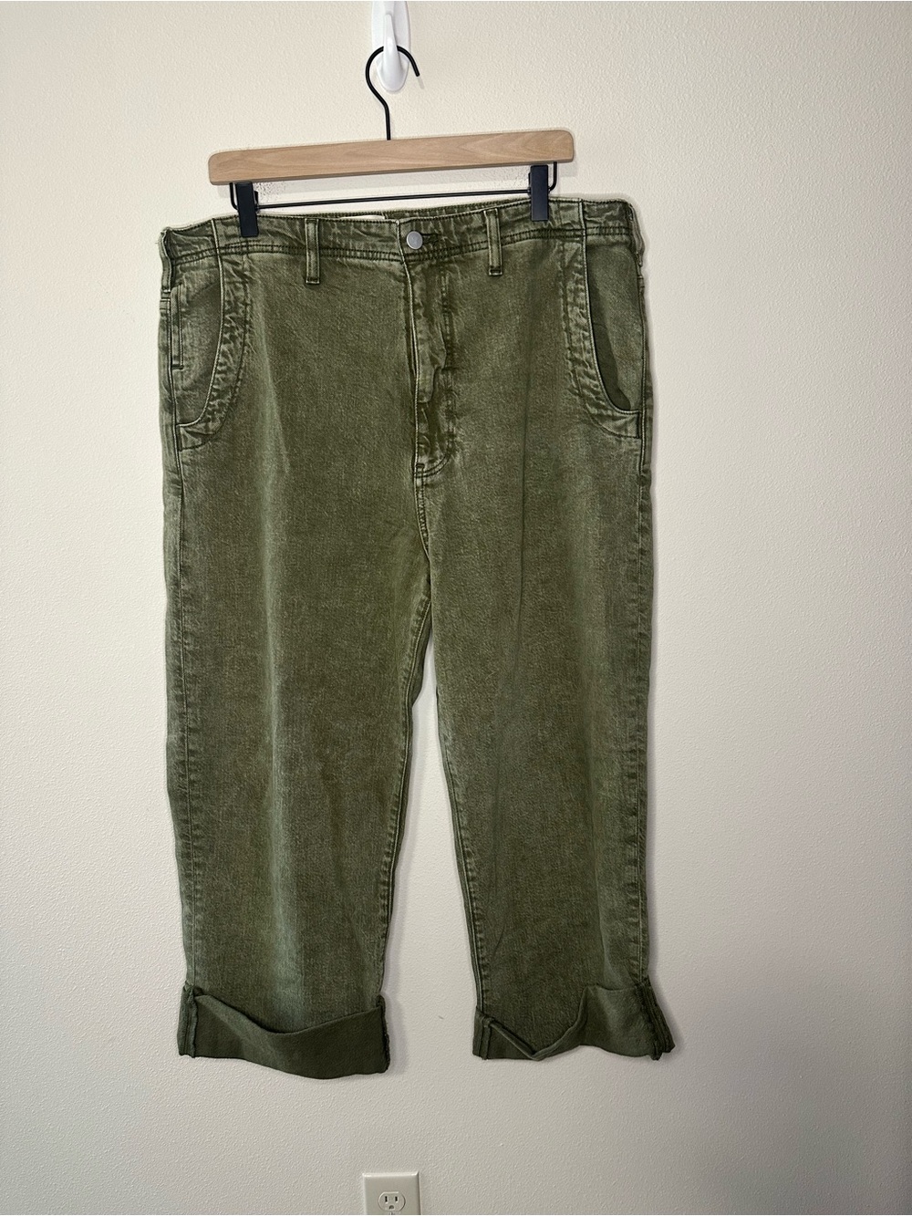 The Lonnie Cuffed High-Rise Crop Jeans by Pilcro army green size 31 - Picture 10 of 11